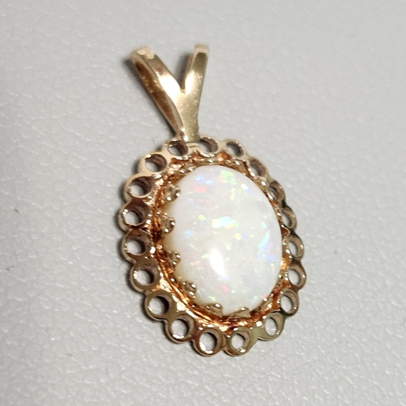 10KY Gold Opal Pendant - Picture 4 of 10